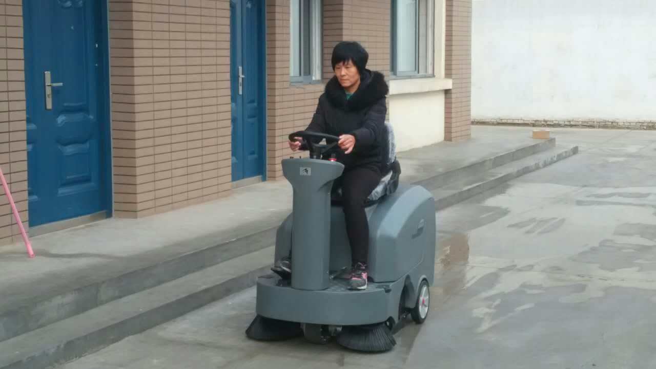 自動(dòng)掃地機(jī)